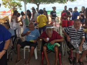idosos-realizam-atividades-fisicas-e-de-lazer-na-praia-da-pajucara-cesmac-7