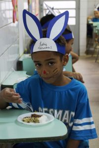 projeto-crescer-celebra-a-pascoa-com-as-criancas-cesmac-obra-social-38