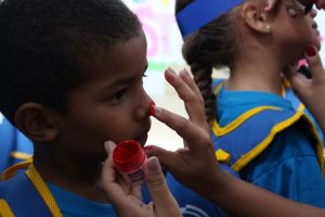 projeto-crescer-celebra-a-pascoa-com-as-criancas-cesmac-obra-social-38