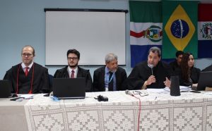 cesmac-recebe-sessao-do-tribunal-do-juri-real-13