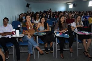 ciclo-de-palestras-discute-sobre-novos-desafios-da-nutricao-3