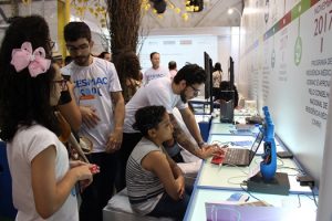Administração- e- Arquitetura -do -CESMAC- com- atividades -práticas- na- SBPC- (27)