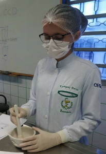 aluna-de-farmacia-e-aprovada-em-primeiro-lugar-para-estagio-no-lafepe-cesmac-01