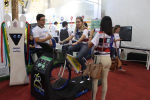 Ecobike- chama- a- atenção- do- público- da- 70ª- SBPC- no- estande- do -CESMAC- (6)