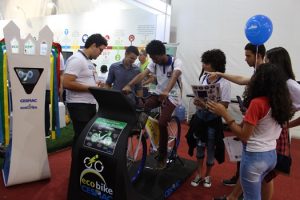 Ecobike- chama- a- atenção- do- público- da- 70ª- SBPC- no- estande- do -CESMAC- (6)