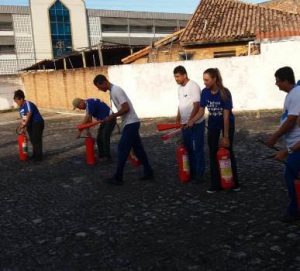 Funcionários- da- IES- fazem- curso- de- primeiros- socorros- e -combate- a -incêndio- Cesmac_(3)