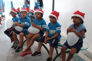 Clima- de- Natal- toma- conta- do- CESMAC-Projeto-crescer (108)