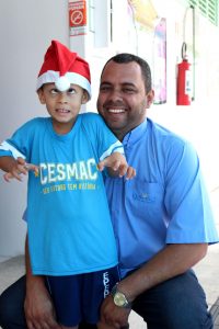 Clima- de- Natal- toma- conta- do- CESMAC-Projeto-crescer (108)