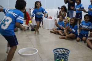 Clima- de- Natal- toma- conta- do- CESMAC-Projeto-crescer (108)