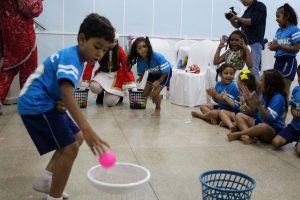 Clima- de- Natal- toma- conta- do- CESMAC-Projeto-crescer (108)