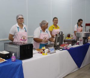 Clima- de- Natal- toma- conta- do- CESMAC-Projeto-crescer (108)