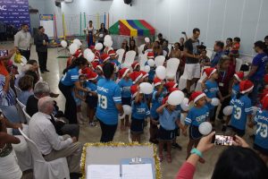 Clima- de- Natal- toma- conta- do- CESMAC-Projeto-crescer (108)