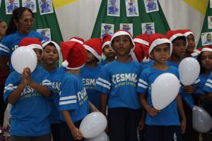 Clima- de- Natal- toma- conta- do- CESMAC-Projeto-crescer (108)