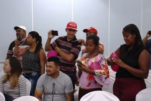 Clima- de- Natal- toma- conta- do- CESMAC-Projeto-crescer (108)