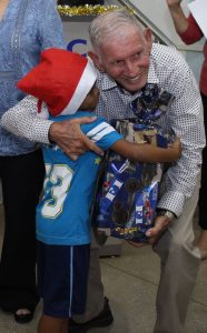 Clima- de- Natal- toma- conta- do- CESMAC-Projeto-crescer (108)