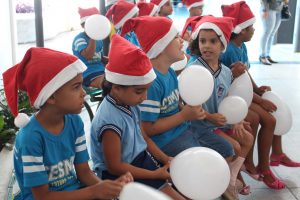 Clima- de- Natal- toma- conta- do- CESMAC-Projeto-crescer (108)