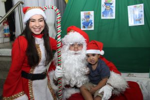 Clima- de- Natal- toma- conta- do- CESMAC-Projeto-crescer (108)