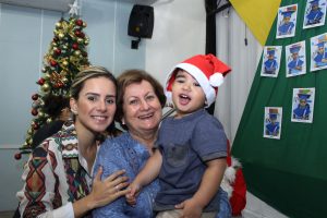 Clima- de- Natal- toma- conta- do- CESMAC-Projeto-crescer (108)