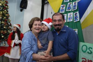Clima- de- Natal- toma- conta- do- CESMAC-Projeto-crescer (108)