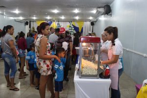 Clima- de- Natal- toma- conta- do- CESMAC-Projeto-crescer (108)