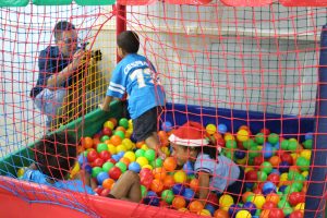Clima- de- Natal- toma- conta- do- CESMAC-Projeto-crescer (108)