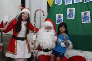 Clima- de- Natal- toma- conta- do- CESMAC-Projeto-crescer (108)