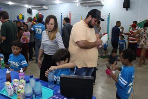 Clima- de- Natal- toma- conta- do- CESMAC-Projeto-crescer (108)