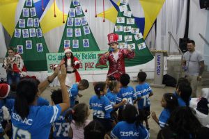 Clima- de- Natal- toma- conta- do- CESMAC-Projeto-crescer (108)