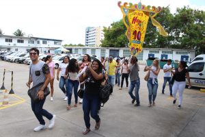 CESMAC- no- clima- de- Carnaval- faz- chamada- para- o- Bloco- Hoje- Eu -Tiro- 10-(27)