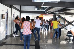 CESMAC- no- clima- de- Carnaval- faz- chamada- para- o- Bloco- Hoje- Eu -Tiro- 10-(27)