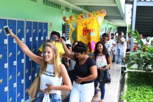 CESMAC- no- clima- de- Carnaval- faz- chamada- para- o- Bloco- Hoje- Eu -Tiro- 10-(27)