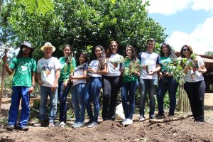 Curso- de- Farmácia- faz- Implantação- de- Horta- Medicinal- e- Condimentar- na- Aldeia- Xucuru-Kariri- em- Palmeira- dos- Índios- (61)