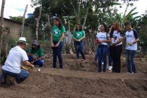 Curso- de- Farmácia- faz- Implantação- de- Horta- Medicinal- e- Condimentar- na- Aldeia- Xucuru-Kariri- em- Palmeira- dos- Índios- (61)