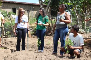 Curso- de- Farmácia- faz- Implantação- de- Horta- Medicinal- e- Condimentar- na- Aldeia- Xucuru-Kariri- em- Palmeira- dos- Índios- (61)