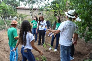 Curso- de- Farmácia- faz- Implantação- de- Horta- Medicinal- e- Condimentar- na- Aldeia- Xucuru-Kariri- em- Palmeira- dos- Índios- (61)