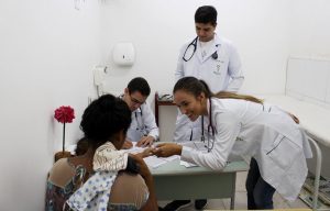 Curso- de- Medicina- realiza- atividades -de -educação- em- saúde- na- Comunidade- Espírita- Nosso -Lar- com- foco- na- prevenção- de- doenças -Cesmac_(59)
