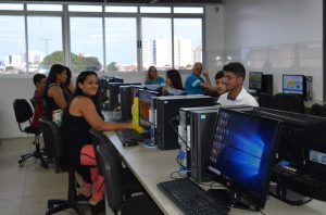 Programação do I MEETING do curso de Farmácia seguiu, no segundo dia, com realização de oficinas temáticas a tarde e também no período da noite (21)