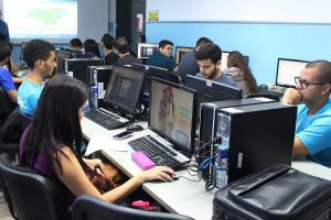 Série- de -minicursos- marcou- a -tarde -e noite- de- atividades- ontem, 30, no- Simpósio -Internacional- das- Engenharias, Arquitetura- e- Sistemas- de -Informação- (60)