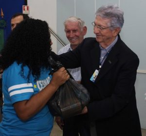 CESMAC- faz -entrega -das- arrecadações- feitas- no- Simpósio- Internacional- das- Engenharias, Arquitetura- e -Sistemas- de -Informação- (55)