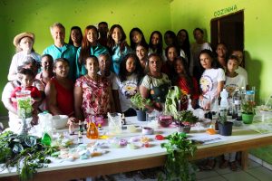 Professores- e- alunos- do- curso- de -Farmácia -do -CESMAC -realizam- ação -extensionista- em- Comunidade- Quilombolas -de -Água Branca- (34)