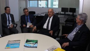 Diretoria -da -FEJAL- CESMAC- faz- visita- de- cortesia -ao -presidente- do- TRE- (3)
