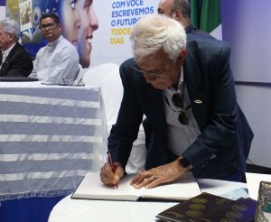 Correios- lança- selo- alusivo- aos- 45- anos- do- CESMAC-Feira_Cultural_CESMAC-na-Rua (67)