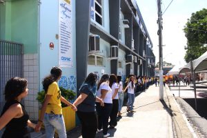 Feira- Cultural- CESMAC- na- Rua- promove- Abraço- Amigo-no -Setembro- Amarelo-(6)