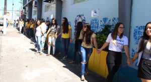 Feira- Cultural- CESMAC- na- Rua- promove- Abraço- Amigo-no -Setembro- Amarelo-(6)