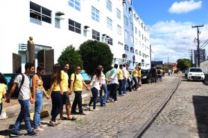 Feira- Cultural- CESMAC- na- Rua- promove- Abraço- Amigo-no -Setembro- Amarelo-(6)