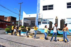 Feira- Cultural- CESMAC- na- Rua- promove- Abraço- Amigo-no -Setembro- Amarelo-(6)