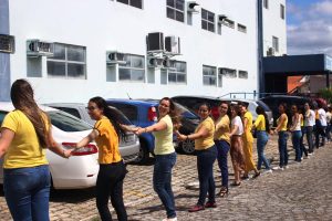 Feira- Cultural- CESMAC- na- Rua- promove- Abraço- Amigo-no -Setembro- Amarelo-(6)