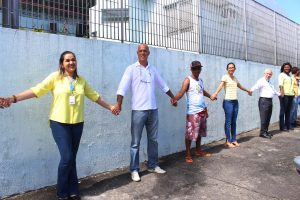 Feira- Cultural- CESMAC- na- Rua- promove- Abraço- Amigo-no -Setembro- Amarelo-(6)