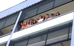 Feira- Cultural- CESMAC- na- Rua- promove- Abraço- Amigo-no -Setembro- Amarelo-(6)