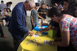 Programação- também- a- noite- com- música- e -apresentações- na- Feira- Cultural- do- CESMAC-(49)